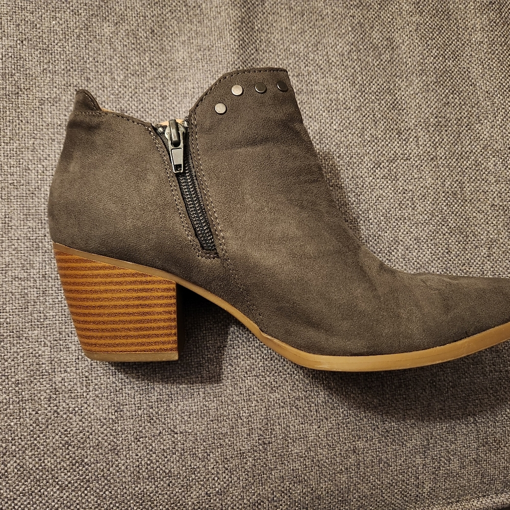 Ankle boots